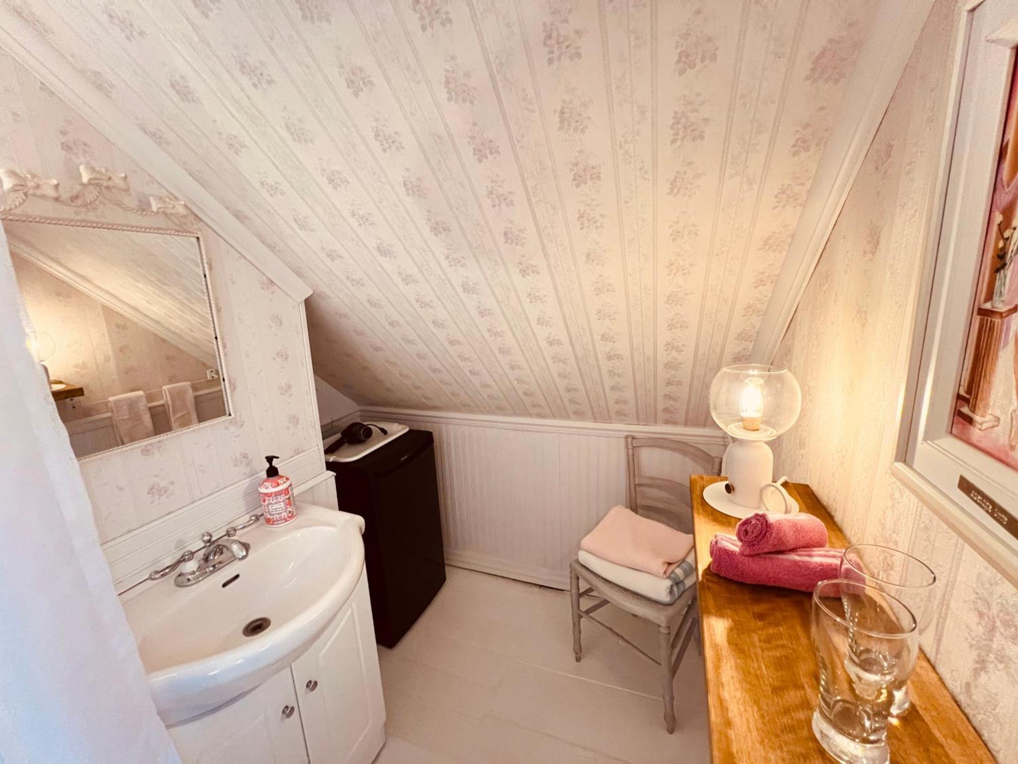 Bed & Cafe Petit Papillon Bed & Breakfast Grandes-Bergeronnes Phòng bức ảnh